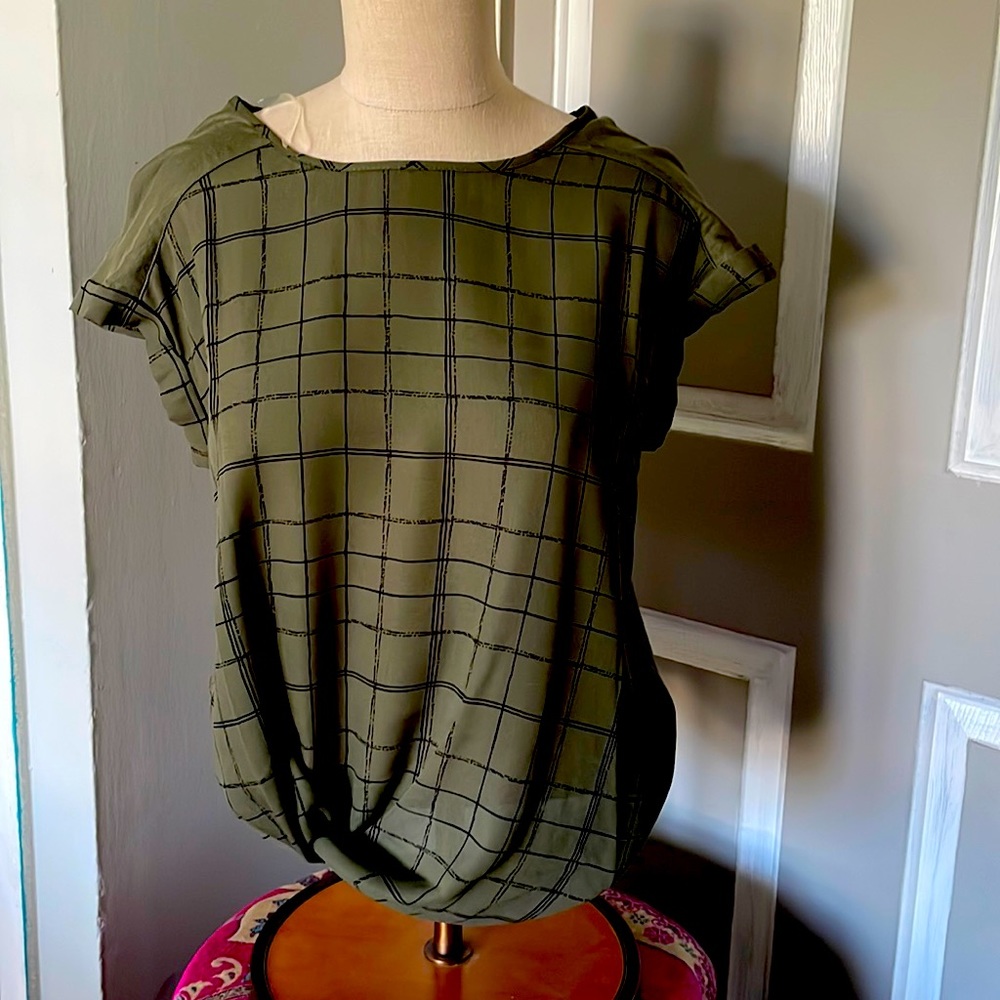Short sleeve olive with black print top